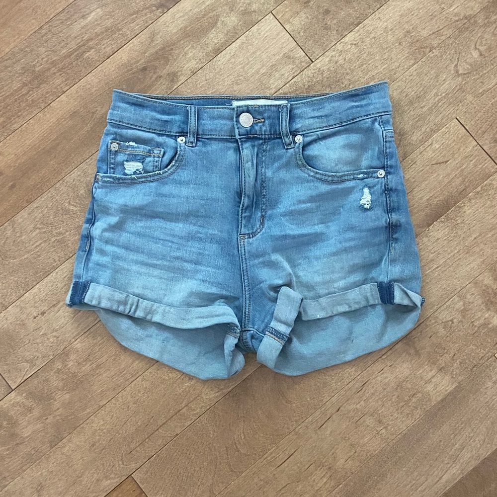 High waisted  light denim shorts